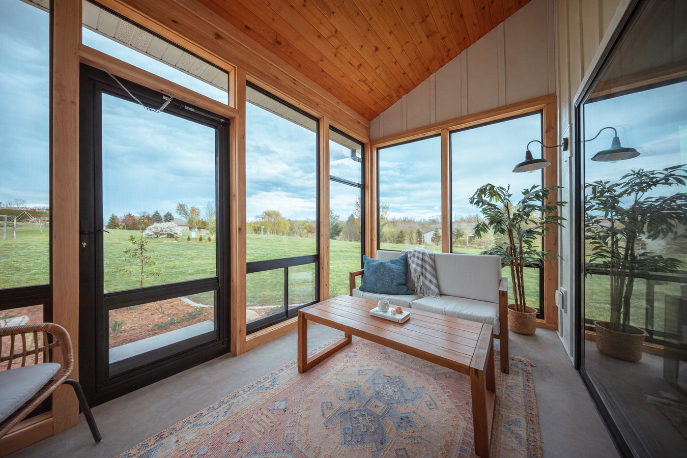 Patio-to-sunroom conversion in Loxahatchee Groves, FL